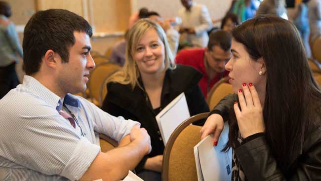 Students discussing after a seminar at SfN's Annual Meeting.